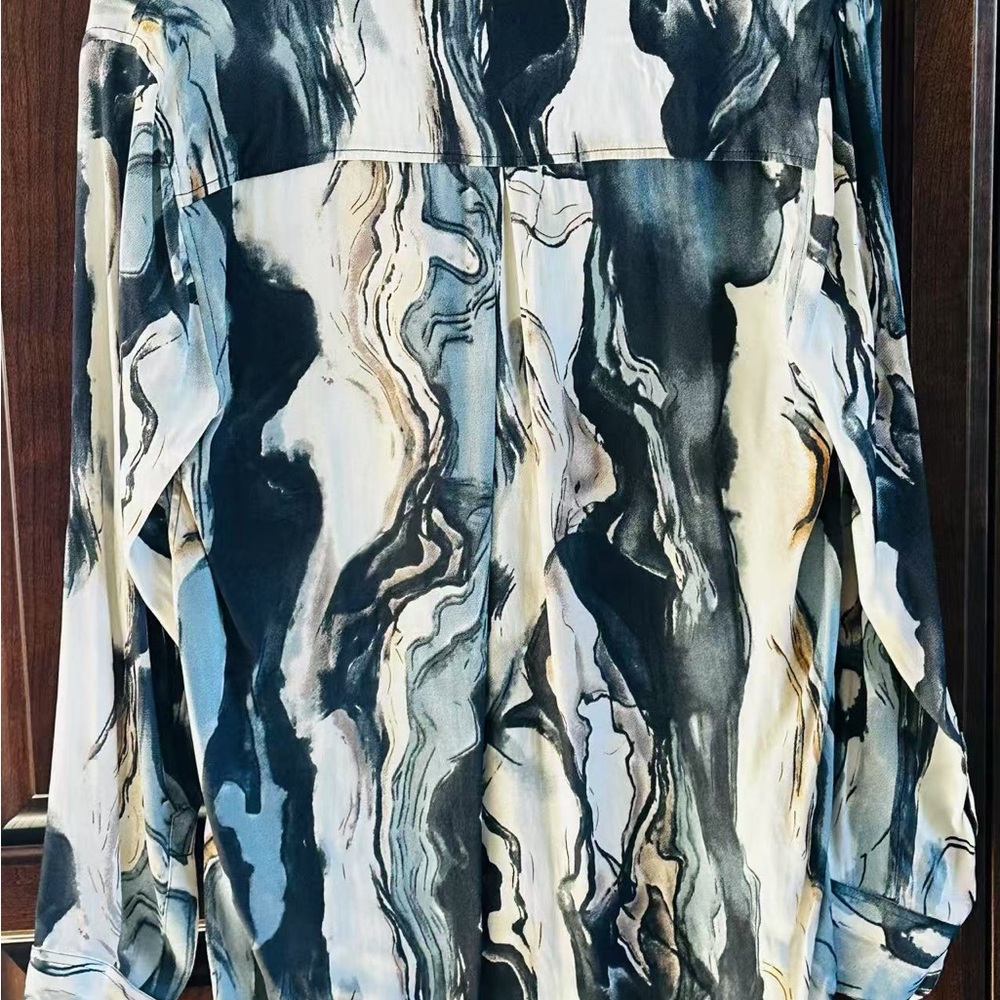 Elegant Marble Pattern Button-Up Blouse - image 2